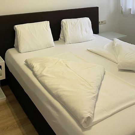 Areit Apartments - Low Budget Τσελ αμ Ζέε Δωμάτιο φωτογραφία